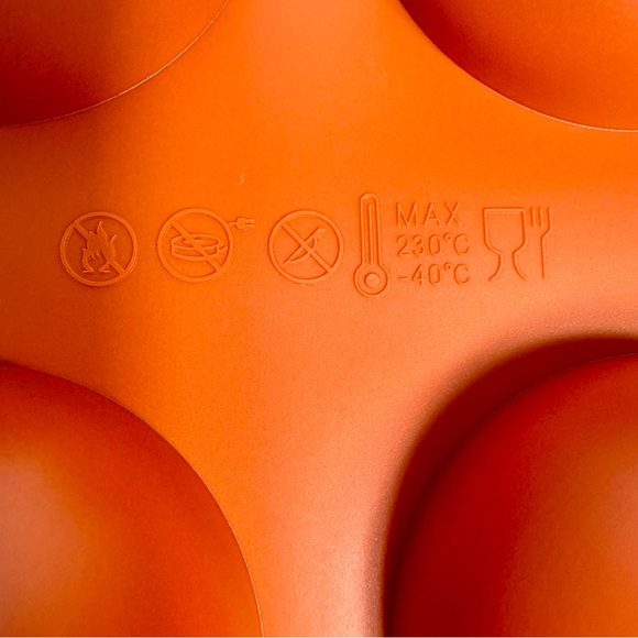 Lot of 2 red round silicone molds Chocolate Bombs/Baking Candy Molds. - Picture 5 of 8